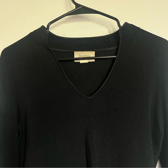 Neiman Marcus black long sleeve top Women’s size small - Picture 2 of 7